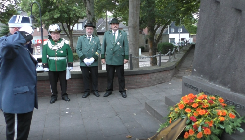 Schuetzenfest2020-Kranz-niederlegung-2